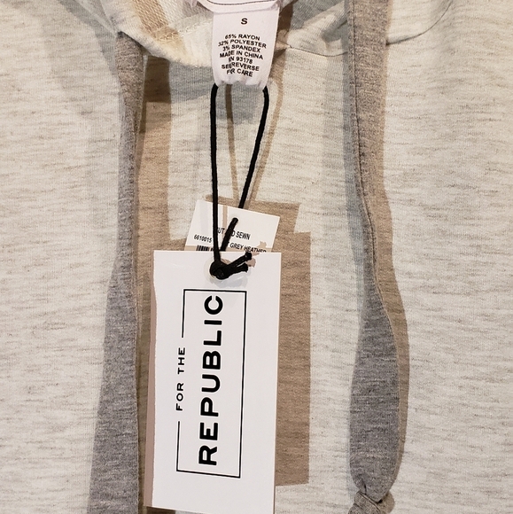 NWT Women's FOR THE REPUBLIC HOODED PULLOVER - Picture 3 of 6